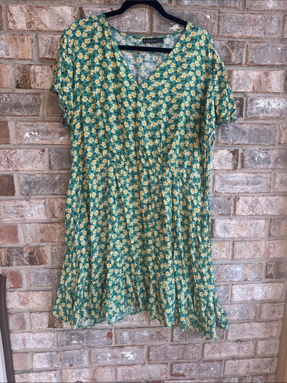 Celkuser Green Floral V-Neck Mini Dress with Yellow Blossoms